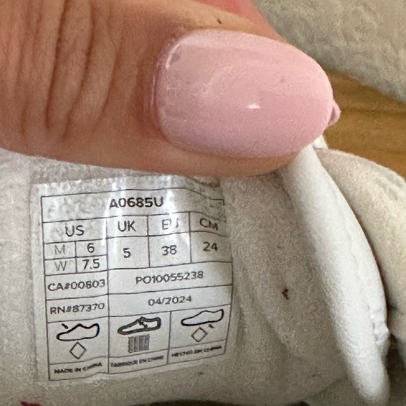 ALO Recovery Mode Sneaker Women’s 7.5/Men 6 Unisex - Picture 9 of 11